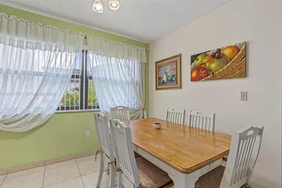 10300 NW 9th St Cir #203, Miami, FL 33172 - Photo 9