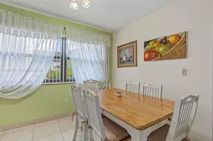 10300 NW 9th St Cir, Miami, FL 33172 - Photo 9