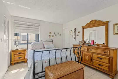 10300 NW 9th St Cir #203, Miami, FL 33172 - Photo 13