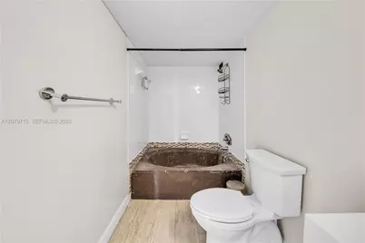 1000 Parkview Dr #925, Hallandale Beach, FL 33009 - Photo 21