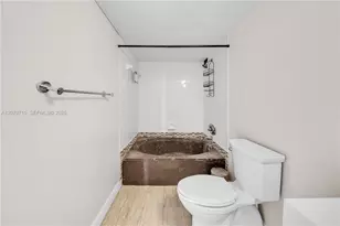 1000 Parkview Dr, Hallandale Beach, FL 33009 - Photo 21