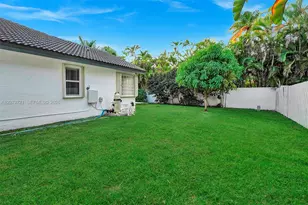 18440 SW 77th Ct, Cutler Bay, FL 33157 - Photo 7