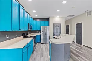 1522 Summergate Dr, Other City - In The State Of Florida, FL 33594 - Photo 13