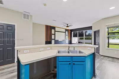 1522 Summergate Dr, Other City - In The State Of Florida, FL 33594 - Photo 19
