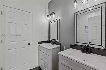 1522 Summergate Dr, Other City - In The State Of Florida, FL 33594 - Photo 29