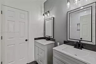 1522 Summergate Dr, Other City - In The State Of Florida, FL 33594 - Photo 29