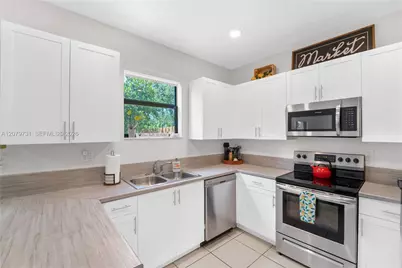 13154 SW 233rd St, Homestead, FL 33170 - Photo 11