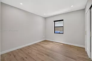 1011 NW 30th Ct, Miami, FL 33125 - Photo 35