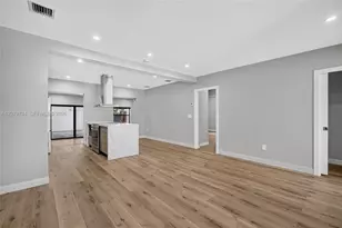 1011 NW 30th Ct, Miami, FL 33125 - Photo 15