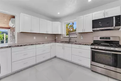 9450 SW 25th Dr, Miami, FL 33165 - Photo 13