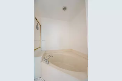 10750 NW 66th St #102, Doral, FL 33178 - Photo 13