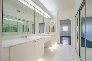 10750 NW 66th St, Doral, FL 33178 - Photo 11