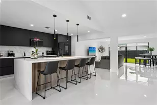 620 NW 98th Ave, Pembroke Pines, FL 33024 - Photo 5