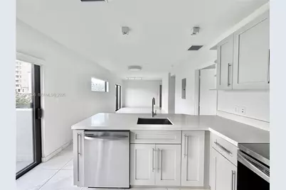 836 SW 2nd St #401, Miami, FL 33130 - Photo 5
