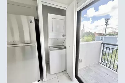 836 SW 2nd St #401, Miami, FL 33130 - Photo 7