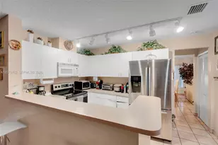 8554 SW 163rd Pl, Miami, FL 33193 - Photo 13