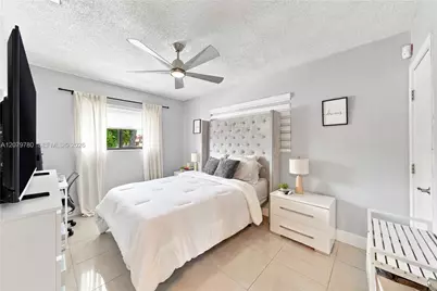 4041 W 8th Ave, Hialeah, FL 33012 - Photo 13