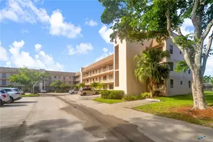 10442 Sunrise Lakes Blvd, Sunrise, FL 33322 - Photo 15