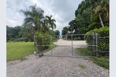 17725 SW 218th St, Miami, FL 33170 - Photo 1