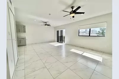 836 SW 2nd St #404, Miami, FL 33130 - Photo 7