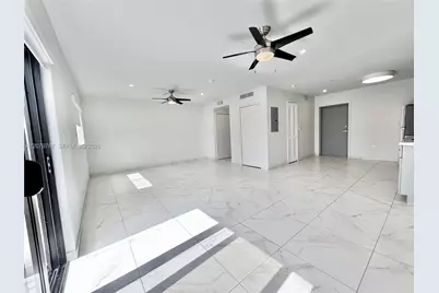 836 SW 2nd St #404, Miami, FL 33130 - Photo 5