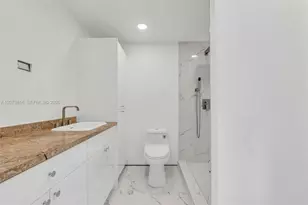 1975 W 44th Pl, Hialeah, FL 33012 - Photo 21