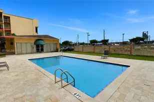 1975 W 44th Pl, Hialeah, FL 33012 - Photo 7