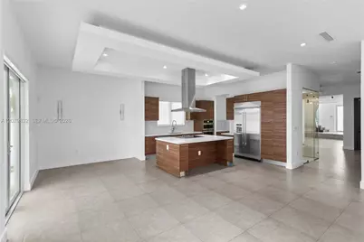 8249 NW 34th Dr, Doral, FL 33122 - Photo 9