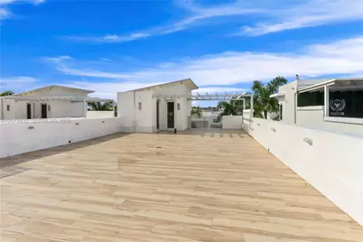 8249 NW 34th Dr, Doral, FL 33122 - Photo 29