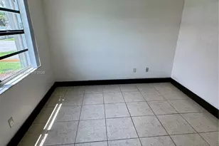18224 Mediterranean Blvd, Miami, FL 33015 - Photo 13