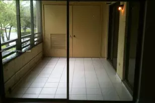 1060 N Hiatus Rd, Pembroke Pines, FL 33026 - Photo 11