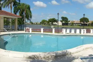 1060 N Hiatus Rd, Pembroke Pines, FL 33026 - Photo 5