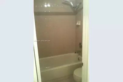 1060 N Hiatus Rd #1060, Pembroke Pines, FL 33026 - Photo 13