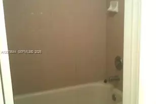 1060 N Hiatus Rd, Pembroke Pines, FL 33026 - Photo 13