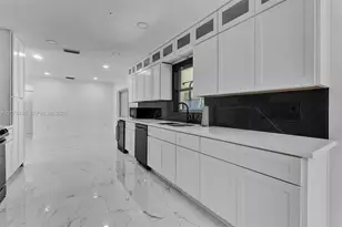 860 NW 207th St, Miami Gardens, FL 33169 - Photo 9