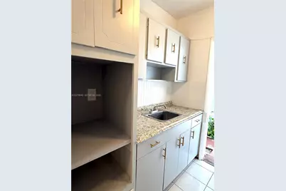 7720 Harding Ave #2, Miami Beach, FL 33141 - Photo 11