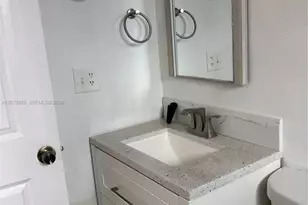 8172 NW 10th St, Miami, FL 33126 - Photo 31