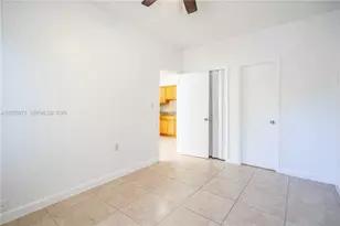 1980 NE 38th St, Oakland Park, FL 33308 - Photo 11