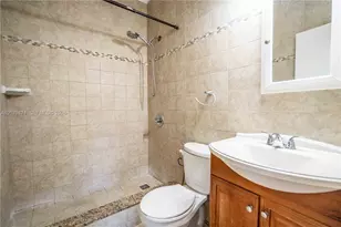 1980 NE 38th St, Oakland Park, FL 33308 - Photo 13