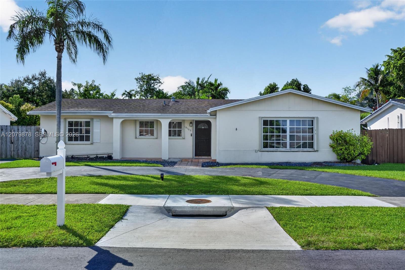 18569 SW 89th Pl - 18569 SW 89th Pl, Cutler Bay, FL 33157 Luxury Property | Jose Angel Pina