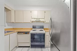 8000 SW 151st Ct, Miami, FL 33193 - Photo 5