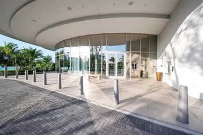2411 Laguna Circle #810, North Miami, FL 33181 - Photo 17