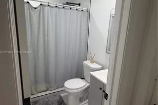 10411 SW Sw 51st St, Miami, FL 33165 - Photo 11