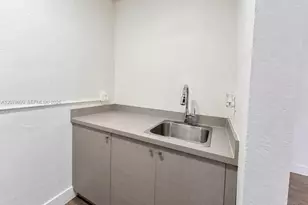 143 SW 9th St, Miami, FL 33130 - Photo 9