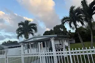2998 NW 94th St, Miami, FL 33147 - Photo 5