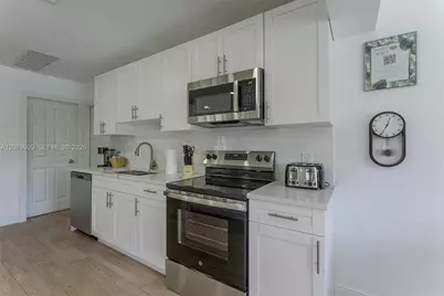 317 N 31st Ave, Hollywood, FL 33021 - Photo 5