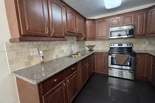 7010 NW 186th St, Hialeah, FL 33015 - Photo 7