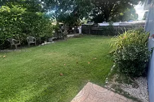 828 SW 3rd St, Florida City, FL 33034 - Photo 3