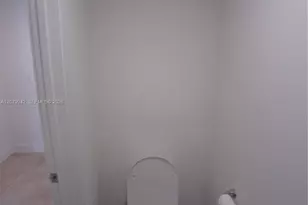 488 NE 18th St, Miami, FL 33132 - Photo 25