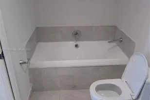 488 NE 18th St, Miami, FL 33132 - Photo 23
